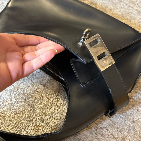 Salvatore Ferragamo Vintage Black Leather Shoulder Bag - Picture 9 of 9